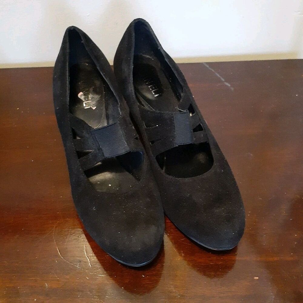 Vaneli Black Suede Leather Wedge 2 Inch Heel Pumps Shoes fit like 7, marked 7.5